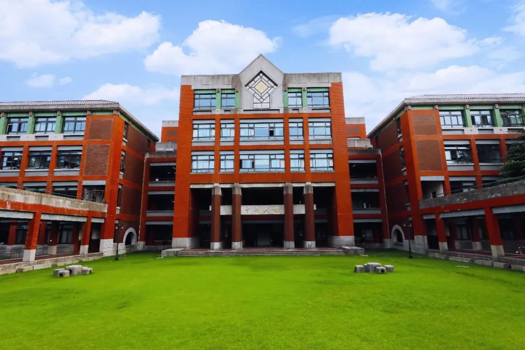 春暖雅典园-上海市进才中学